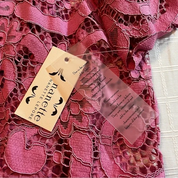 Nannette Lepore NWT Women's Lace Top w/ Tank Scalloped Short Sleeves Size L - Picture 6 of 8